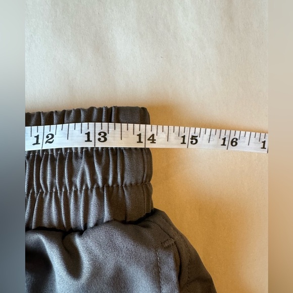 Savvi Woman's Gray Lightweight High Low Taylor Shorts, Size SM - Picture 8 of 9